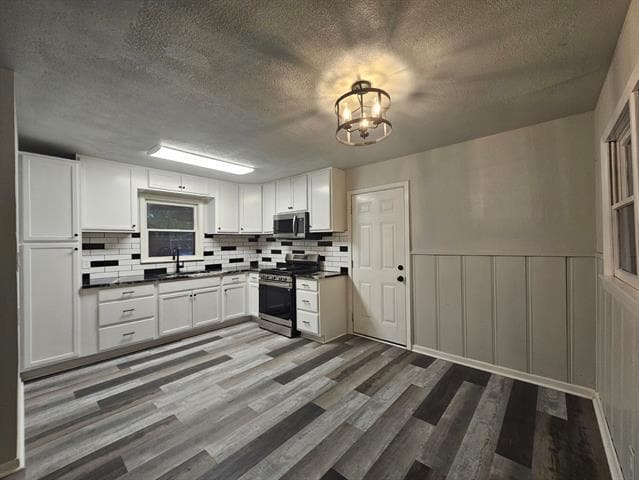 Building Photo - 920 Red Bud Dr