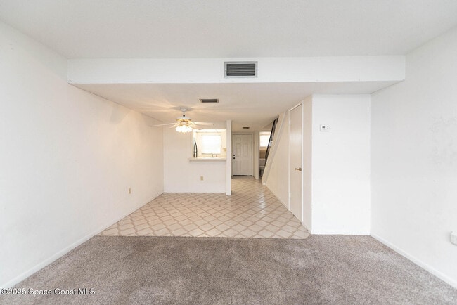 Building Photo - 2511 Country Club Dr