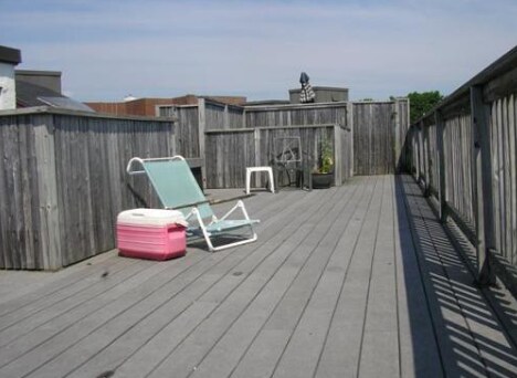 Building Photo - 110 Riverway