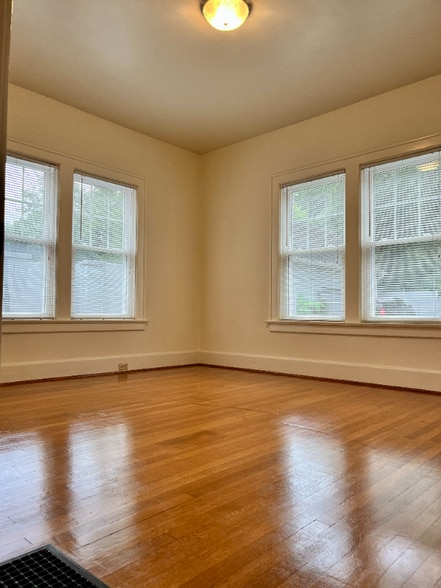 Building Photo - 1324 Fontaine Rd