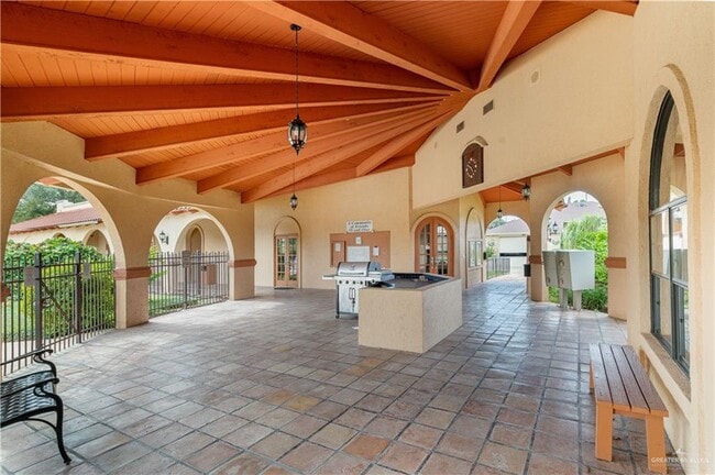 Building Photo - 21 E Moore Rd