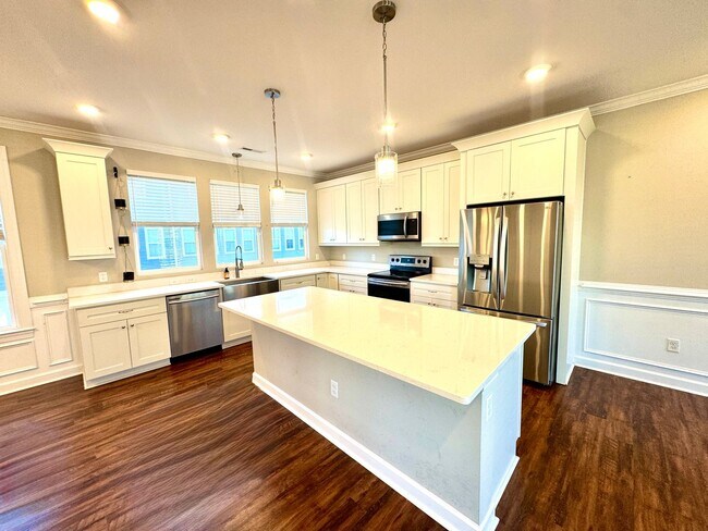 Building Photo - Experience Modern Coastal Living!