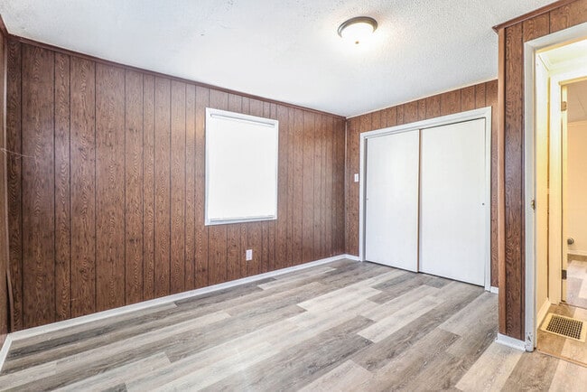 Building Photo - 1722 S Brookfield St