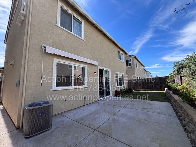 Building Photo - West Roseville - Gorgeous 3 Bed, 2.5 Bath Home - Close to Parks, Shopping, and Top Rated Schools!