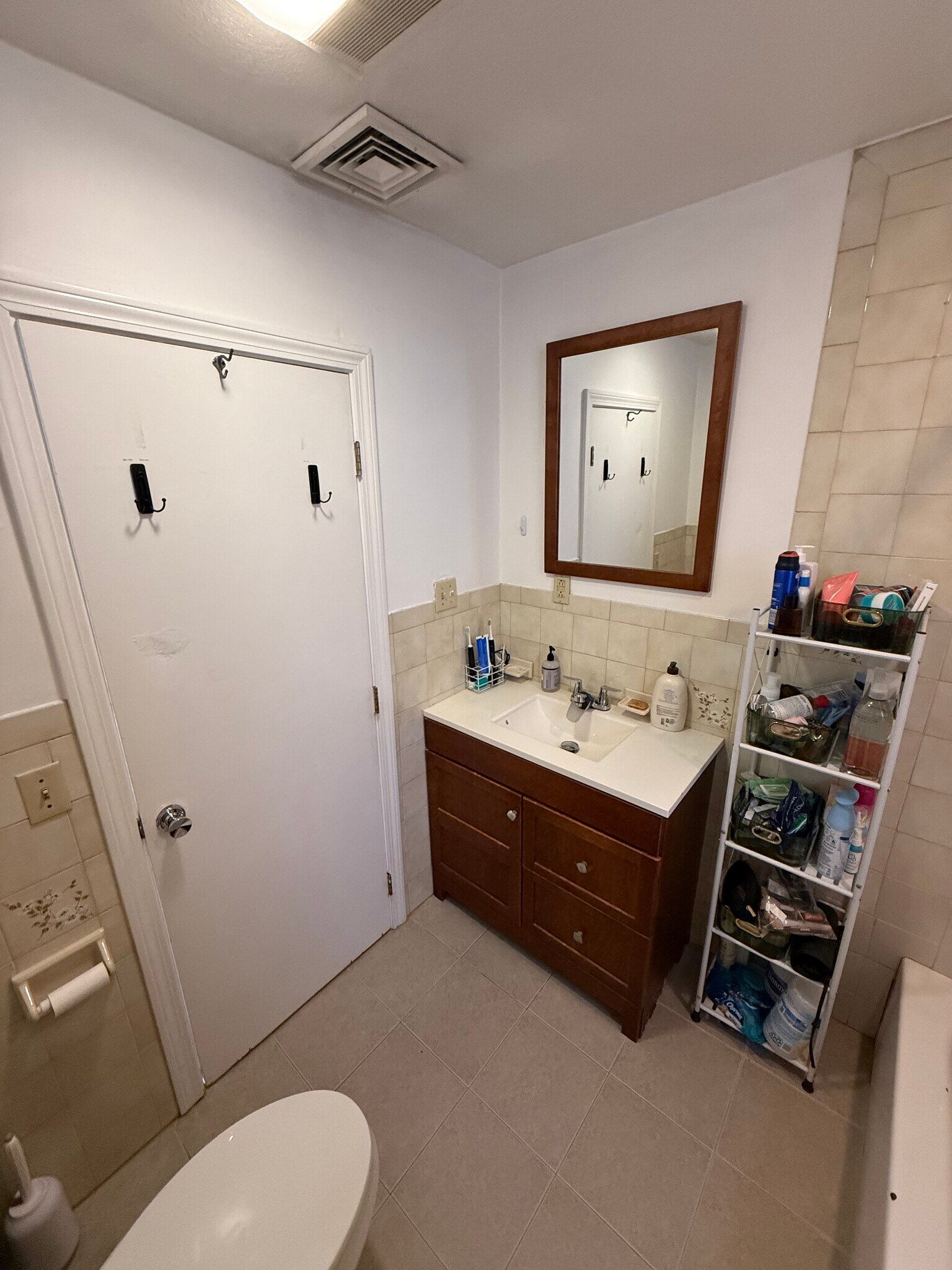 Building Photo - 25 Hanover Ave