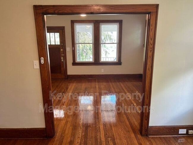 Building Photo - 210 Biltmore St