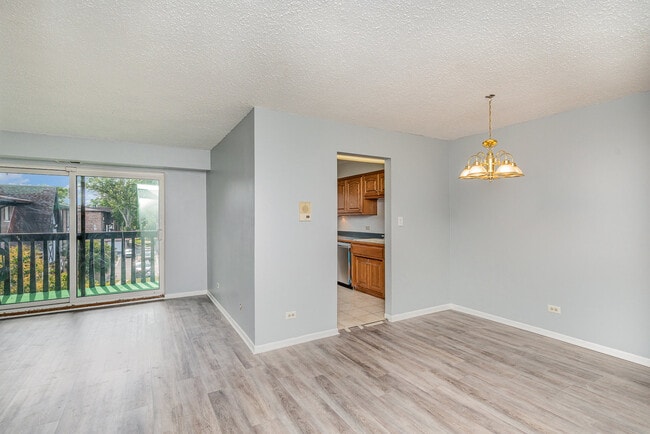 Building Photo - 13620 Lamon Ave