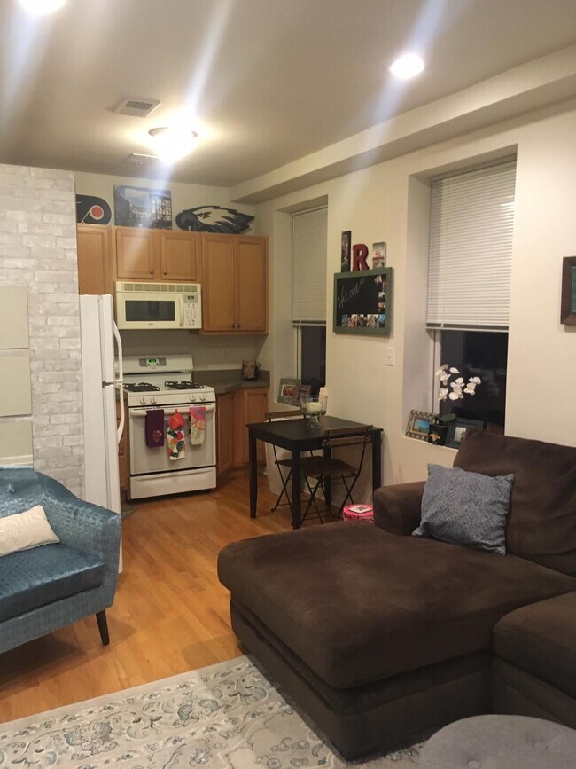 Building Photo - 254 6th St