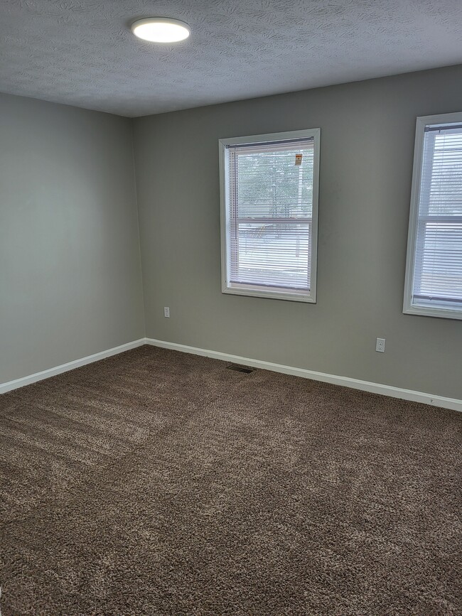 Building Photo - 217 Churchill Dr