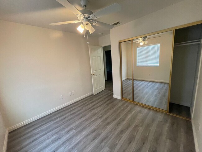 Building Photo - Charming Three Bedrooms, 2 Bathrooms Home ...