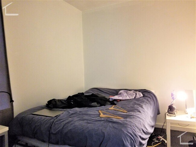 Building Photo - No Brokers Fee, Desirable Location Steps from NEU, Eat-in Kitchen Stainless Still appliances Good...