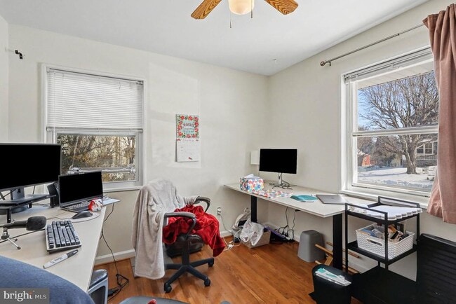 Building Photo - 1828 Olmstead Dr