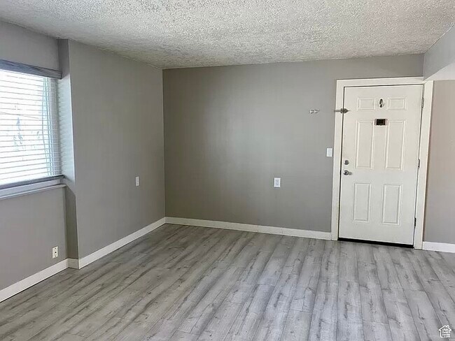 Building Photo - 1555 E 3900 S