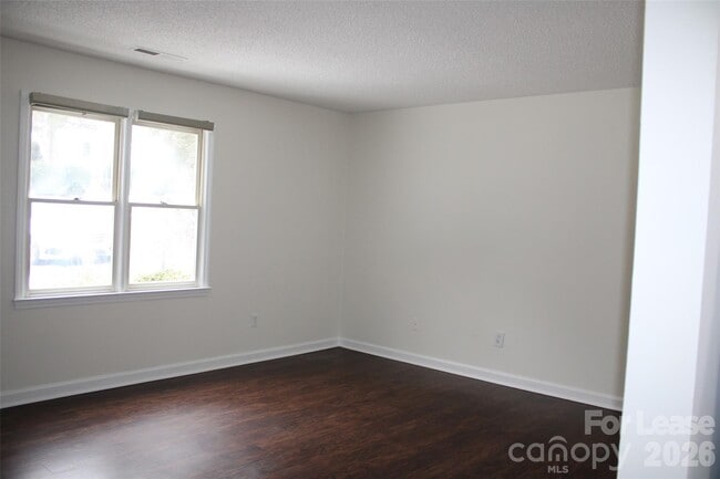 Building Photo - 428 Beaty St