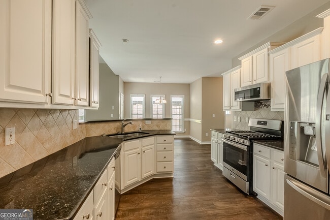 Building Photo - 120 Rosebay Ln