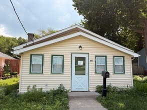 Building Photo - Charming 2BR Home in Highland Park Des Moines Coming Soon!