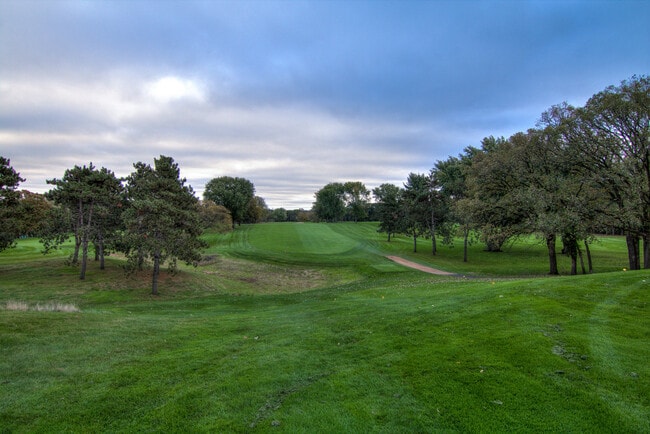 Building Photo - 401 Pinnacle Way