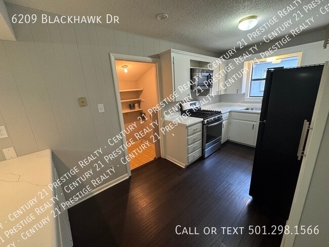 Building Photo - 6209 Blackhawk Dr