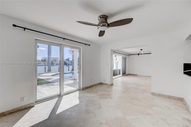 Building Photo - 2742 SE 11th St