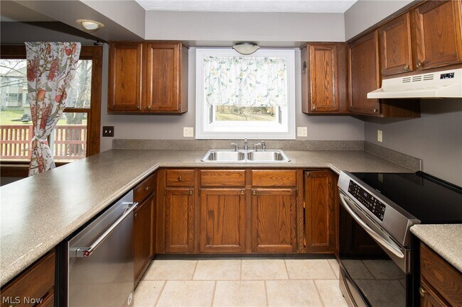 Building Photo - 18038 Heritage Trail