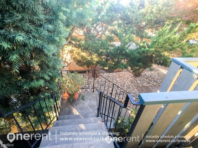 Building Photo - 597 Valley Forge Way