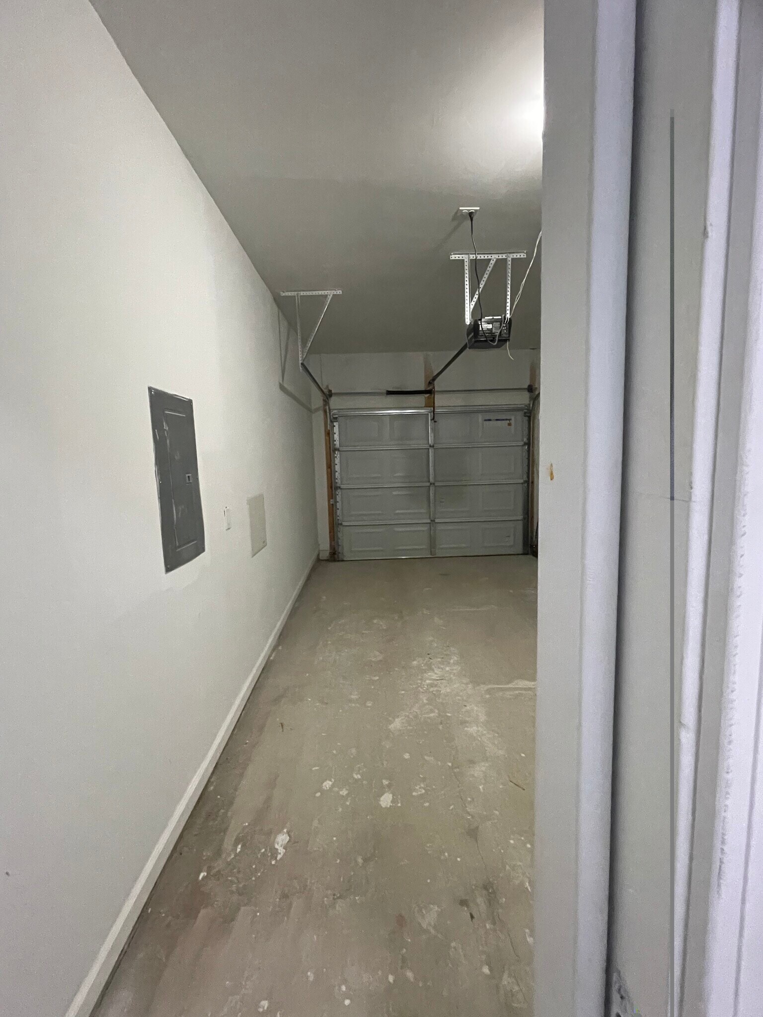 Building Photo - 1605 Villa Cir