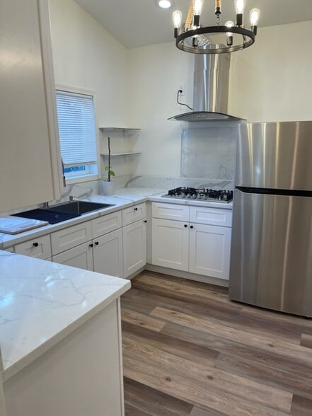 Building Photo - 13353 Killion St