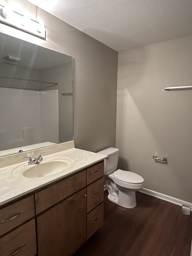 Building Photo - 128 Branch St