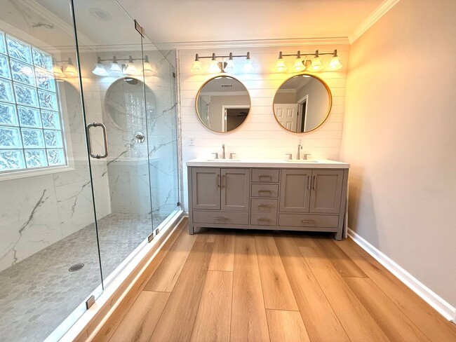 Building Photo - Charming 2BR House in Atlanta/ East Point