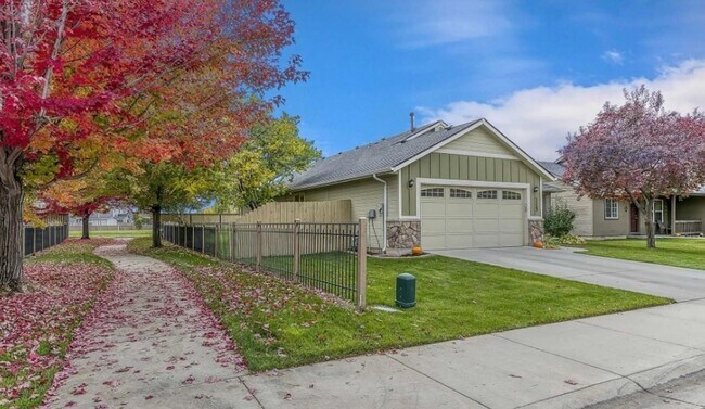 Building Photo - 3 Bedroom, 2 Bath Single Level home in Meridian!