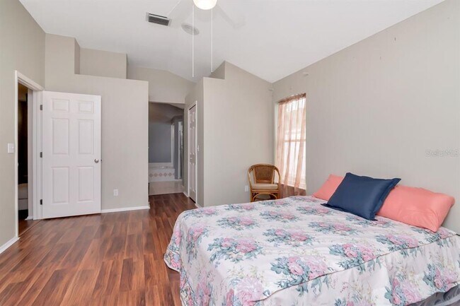Building Photo - 314 Fountainview Cir