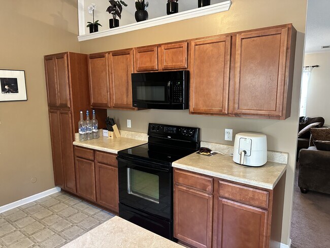 Building Photo - 203 Stockton Ct