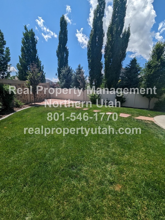 Building Photo - Gorgeous 3 Bed 2.5 Bath Coming Soon!