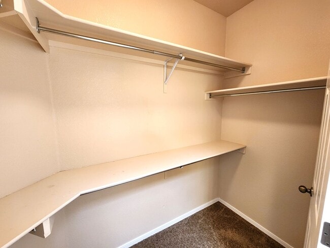 Building Photo - 5859 Habanero Dr