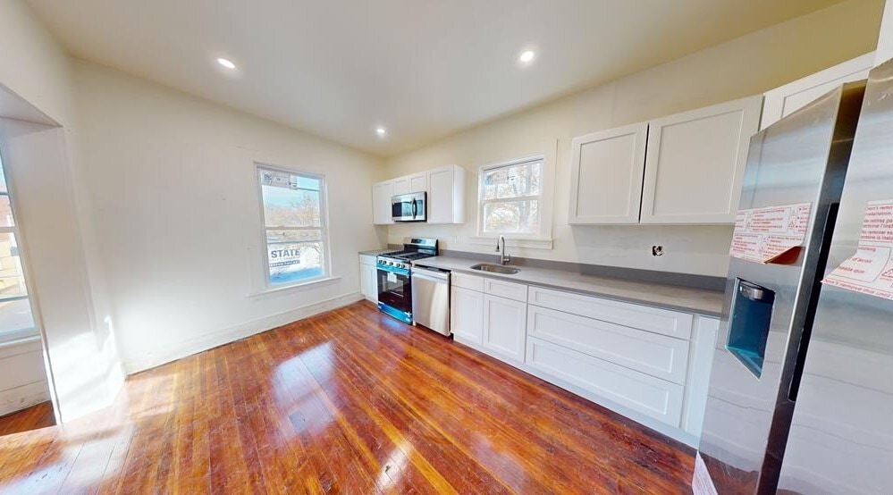 Unit 3 - 736 Main St
