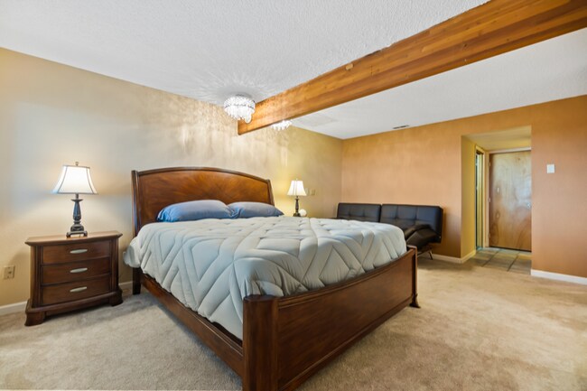 Building Photo - 16131 Black Bear Dr