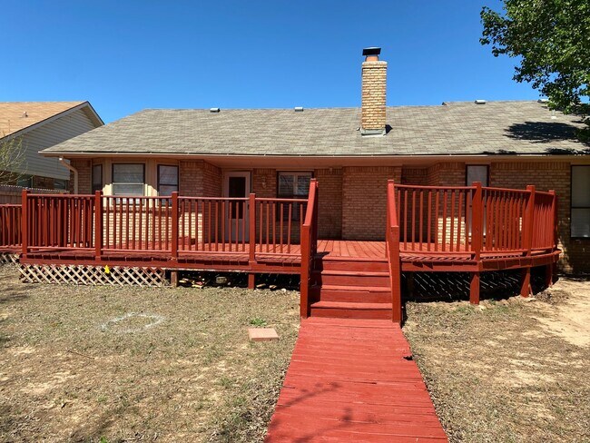 Building Photo - 2312 Shadowlake Dr