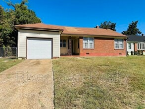 Building Photo - 2176 Vollintine Ave