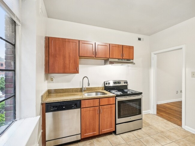 Floorplan - Cameron Court Apartments