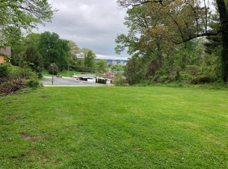 Building Photo - 1505 Rugby Rd