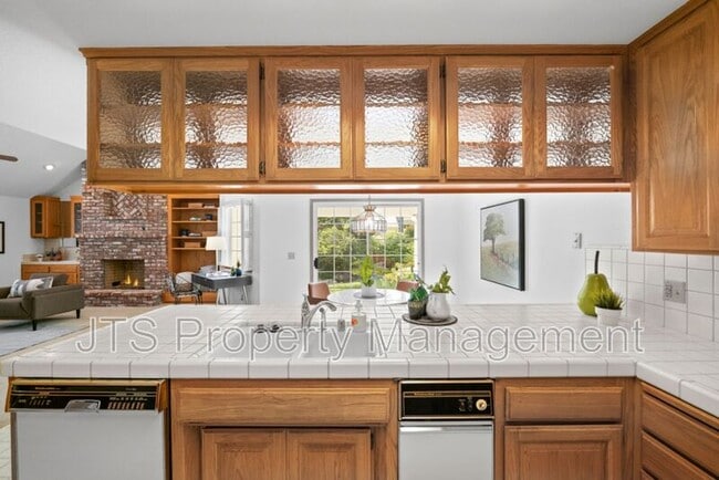 Building Photo - 7723 River Landing Dr