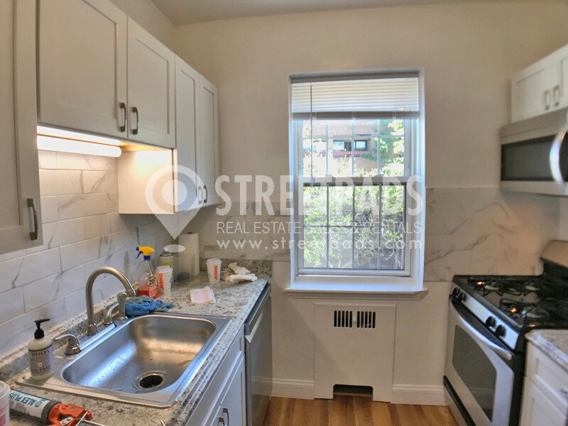 Building Photo - 1139 Beacon St