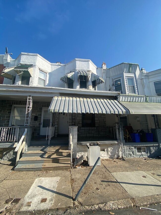 Building Photo - Quaint Two Bedroom Home in Overbrook with NEW Floors and Kitchen!