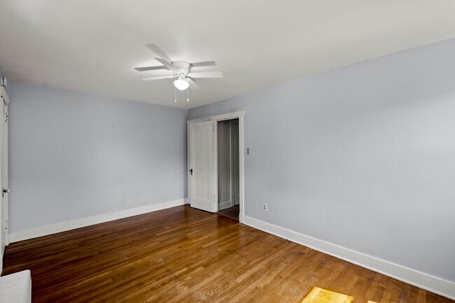 Building Photo - 161 Morrison Dr