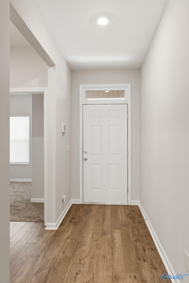 Building Photo - 102 Derbyshire Dr