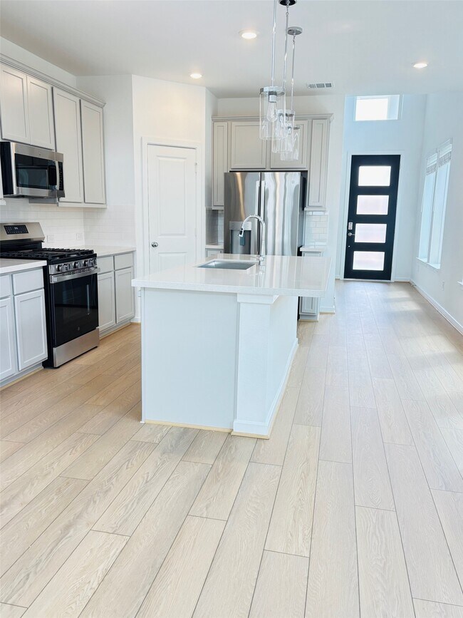 Building Photo - 9714 Periwinkle Chase Dr