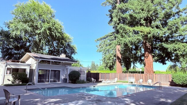 Building Photo - 1065 San Ramon Valley Blvd