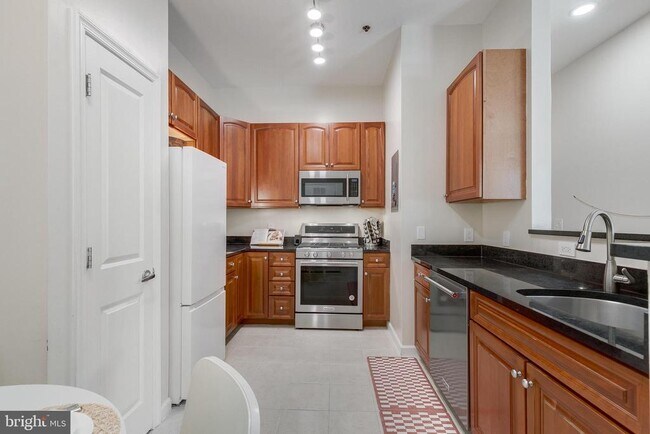 Building Photo - 309 Holland Ln