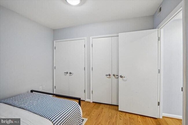 Building Photo - 350 G St SW