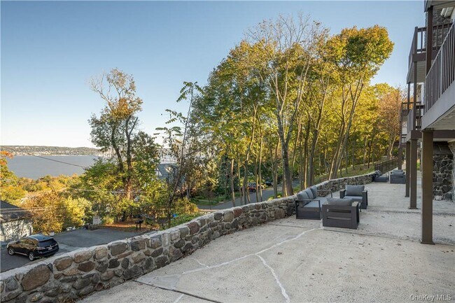 Building Photo - 8-12 South Blvd